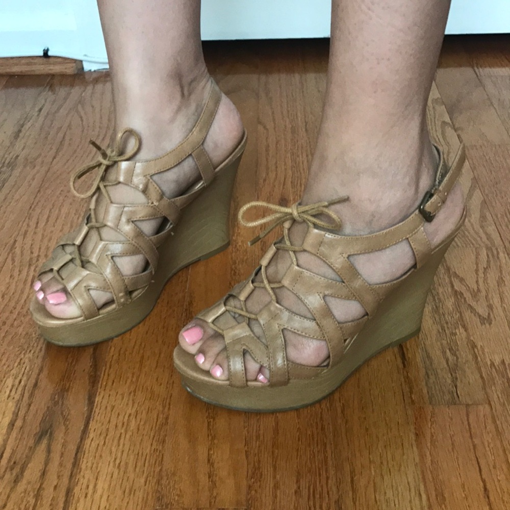 GUESS Wedges - Picture 6 of 7